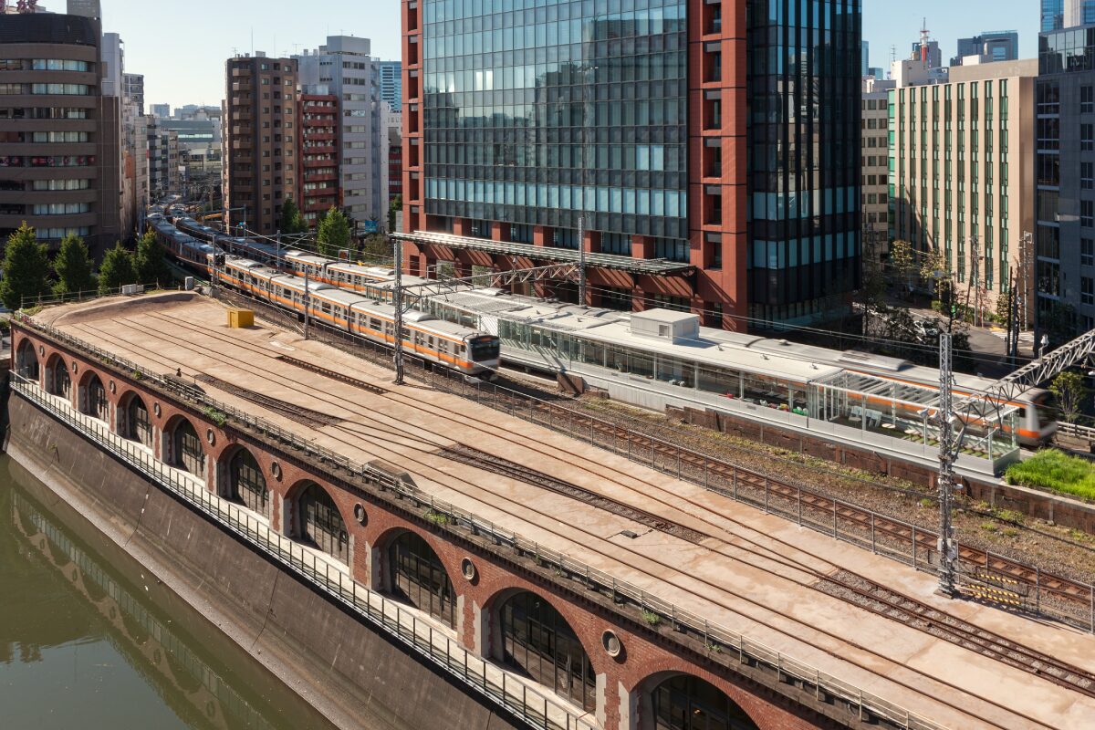 【旧万世橋駅】赤レンガの鉄道遺構と現代アート空間を巡る